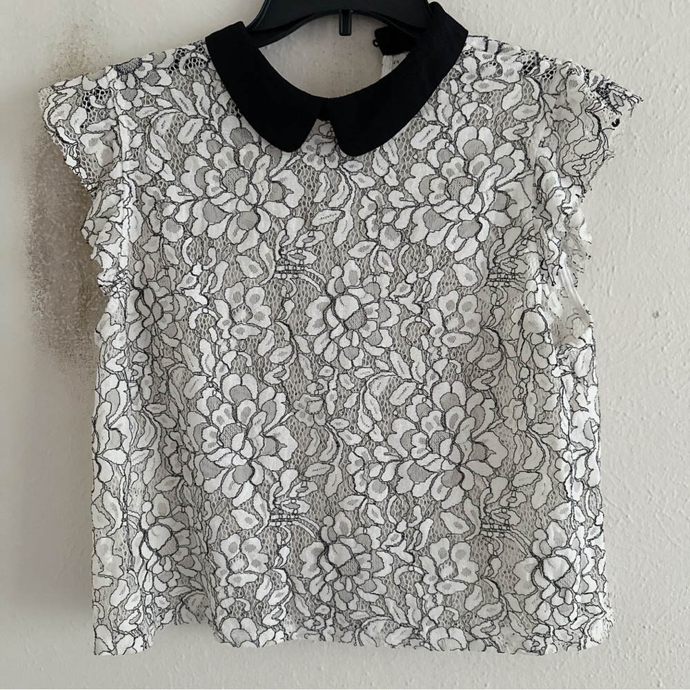 Forever 21 Black and White Cropped Blouse with Flutter Sleeves